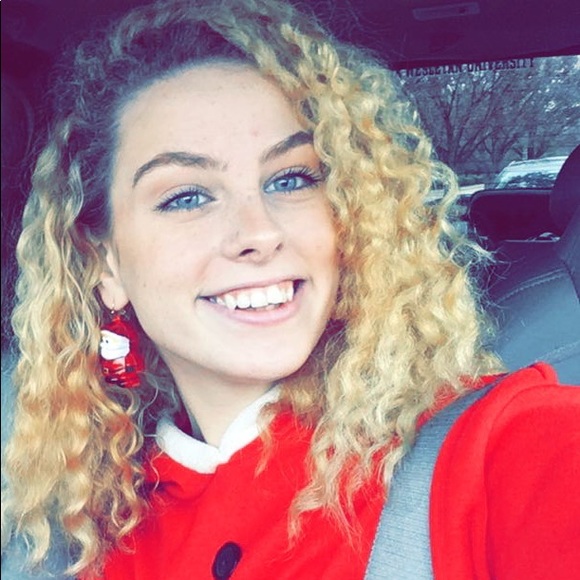 Meet your Posher, Danielle - Picture 1 of 1